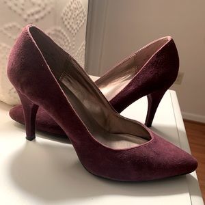 Purple pumps